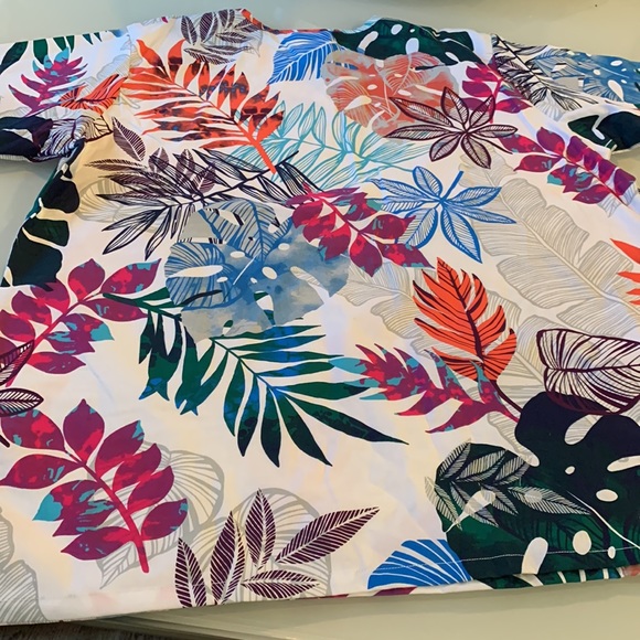 Six UAScrubs tops - size L - Picture 6 of 8